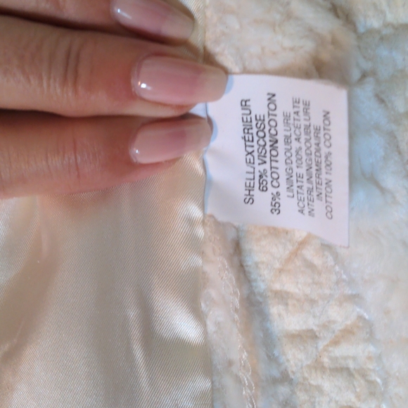 Holt Renfrew White Coat - Picture 3 of 4